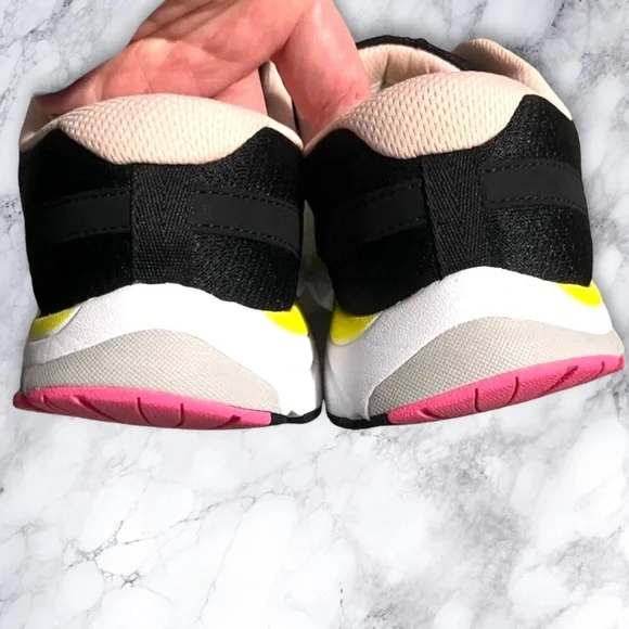 Women’s Vionic Samana Black and Yellow Slip-On Sneakers Shoes - Picture 7 of 13